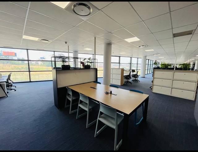 2,495M² OFFICE TO LET IN NOORDWYK